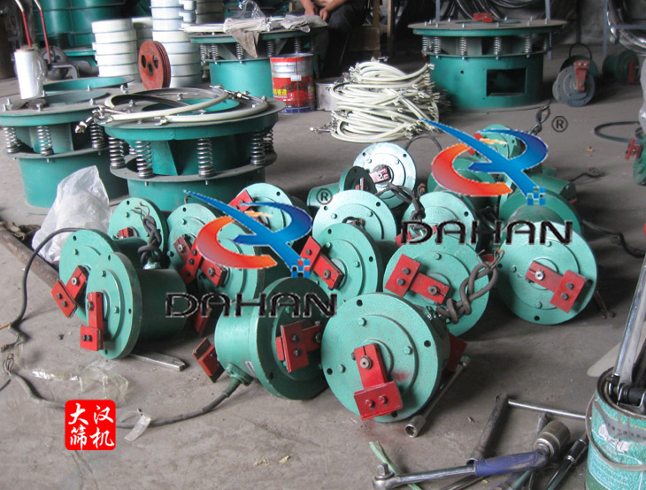 振動(dòng)電機(jī) 振動(dòng)電機(jī)