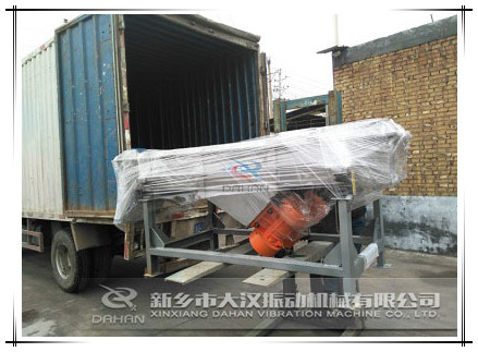 520兩層直線振動(dòng)篩 520兩層直線振動(dòng)篩
