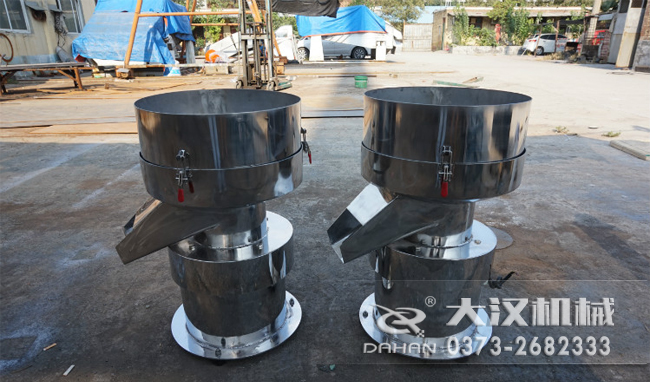 不銹鋼涂料振動篩是一種比較受用戶歡迎的產(chǎn)品之一，主要優(yōu)勢耐酸堿，不生銹，使用壽命長。